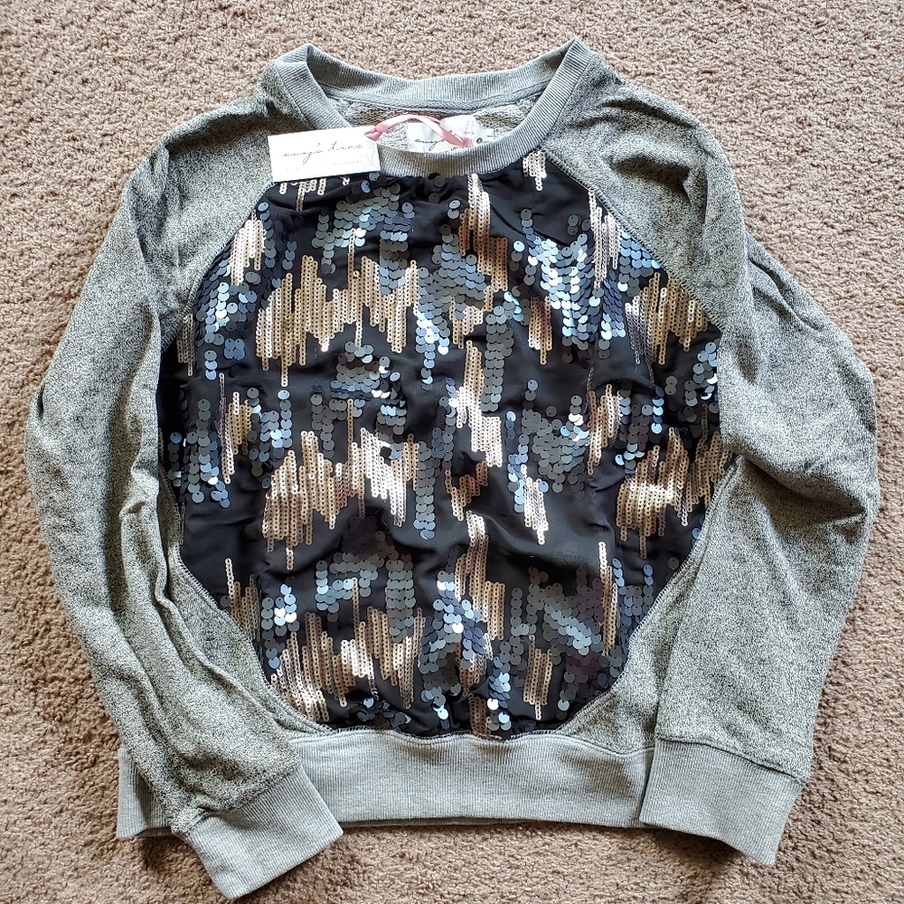 Evy's Tree Joy crewneck